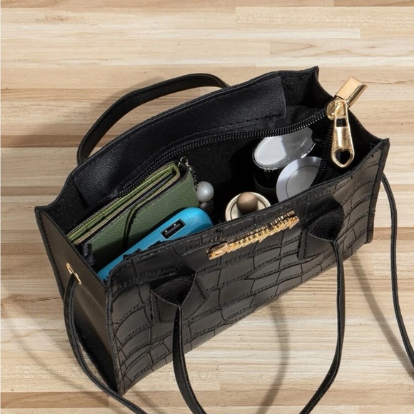 ⚠️Clearance Black Crocodile Print Mini Crossbody Handle Bag - Picture 2 of 4